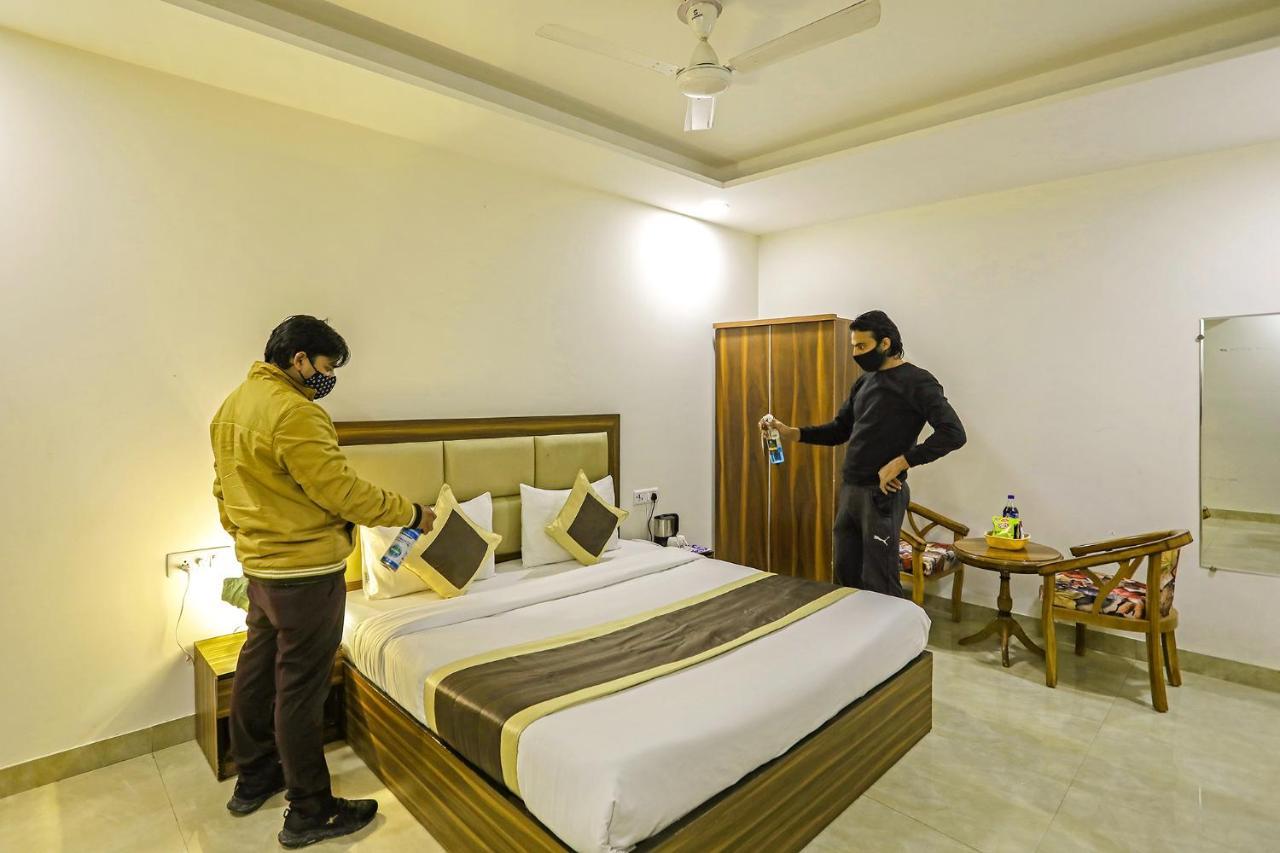 Fabhotel White House Bnb - Nr Yashobhoomi Convention Centre Δελχί Εξωτερικό φωτογραφία