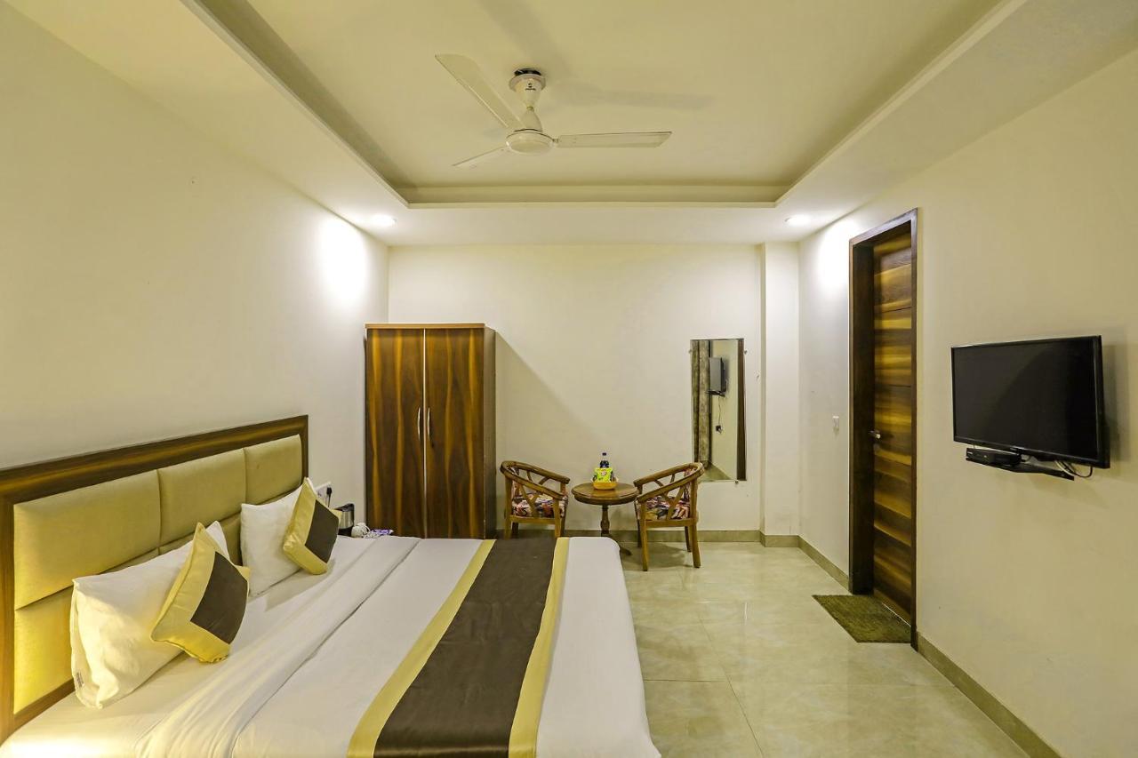 Fabhotel White House Bnb - Nr Yashobhoomi Convention Centre Δελχί Εξωτερικό φωτογραφία