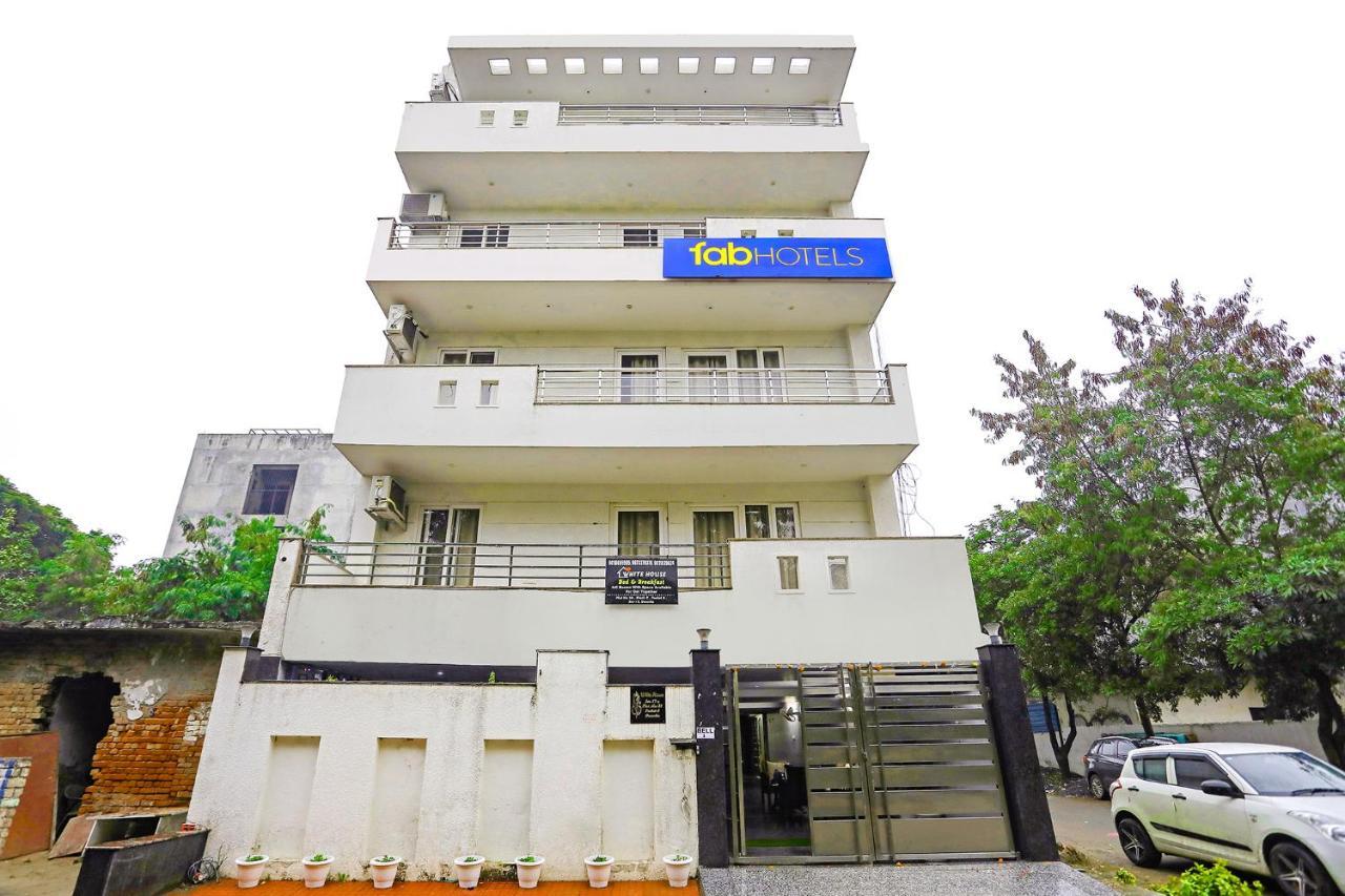 Fabhotel White House Bnb - Nr Yashobhoomi Convention Centre Δελχί Εξωτερικό φωτογραφία