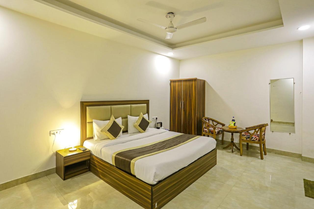 Fabhotel White House Bnb - Nr Yashobhoomi Convention Centre Δελχί Εξωτερικό φωτογραφία