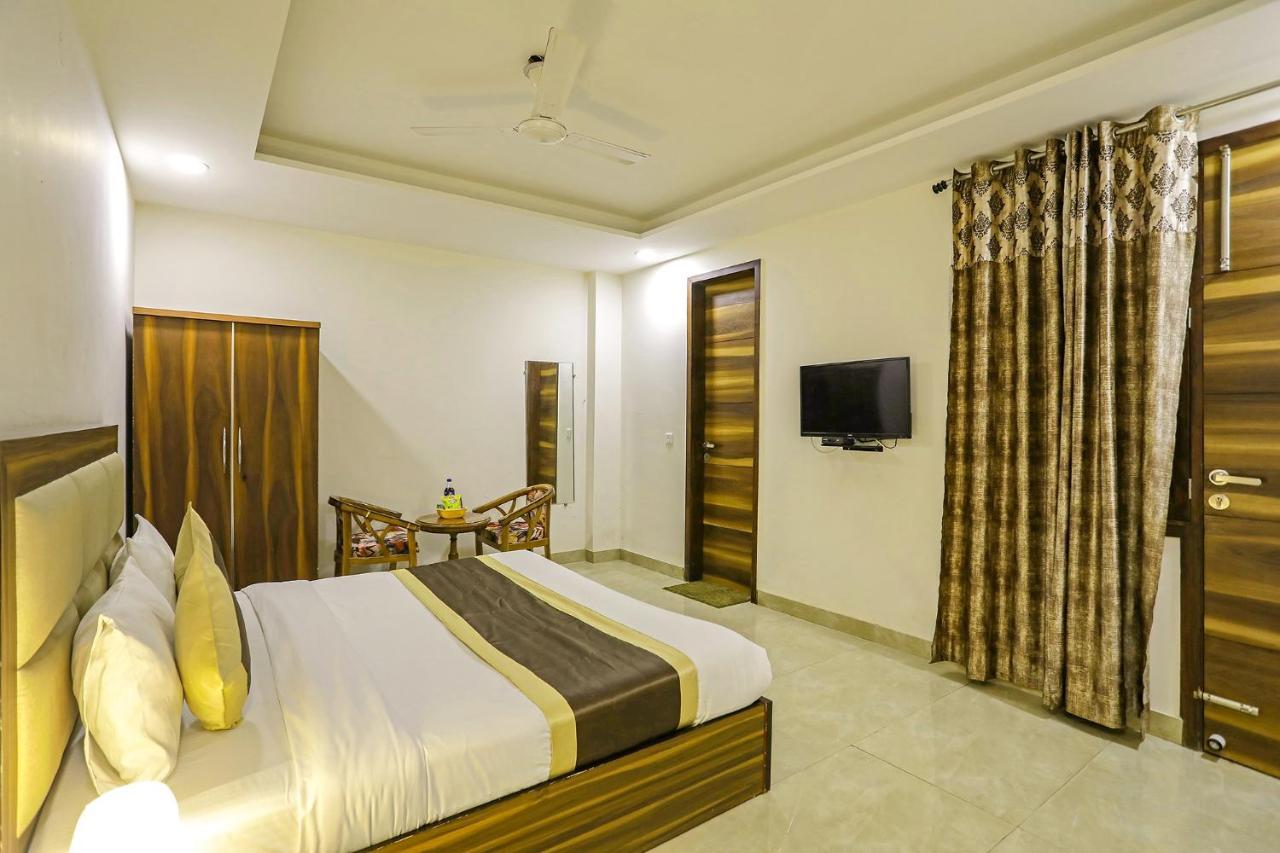 Fabhotel White House Bnb - Nr Yashobhoomi Convention Centre Δελχί Εξωτερικό φωτογραφία