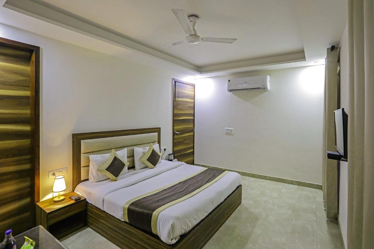 Fabhotel White House Bnb - Nr Yashobhoomi Convention Centre Δελχί Εξωτερικό φωτογραφία