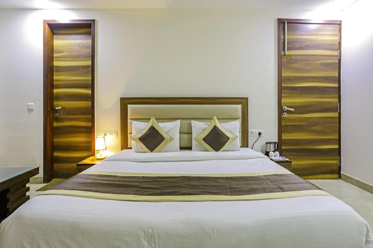 Fabhotel White House Bnb - Nr Yashobhoomi Convention Centre Δελχί Εξωτερικό φωτογραφία