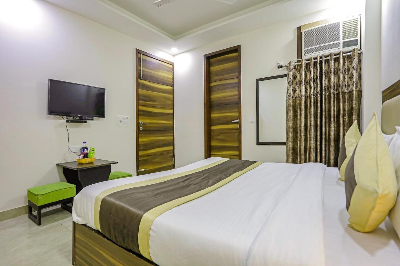 Fabhotel White House Bnb - Nr Yashobhoomi Convention Centre Δελχί Εξωτερικό φωτογραφία